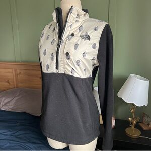 The North Face Pine Cone Fleece Quarter Zip Sweatshirt